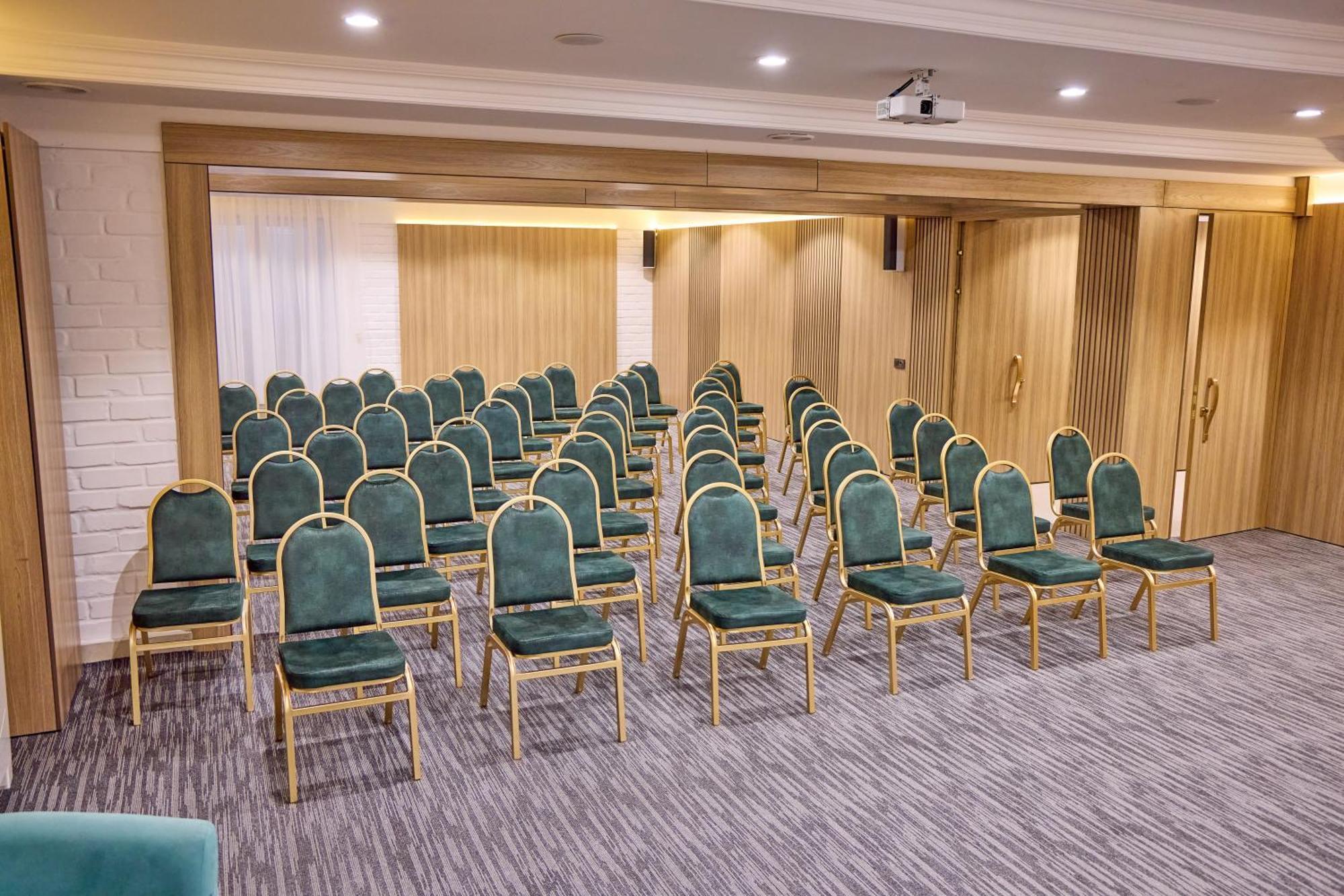 Praga Hotel Tashkent Bagian luar foto